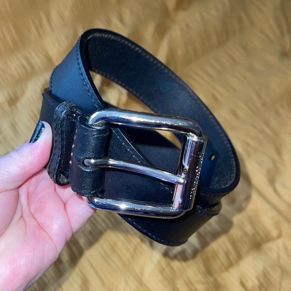 Micheal Kors Black Leather Belt - Picture 2 of 11